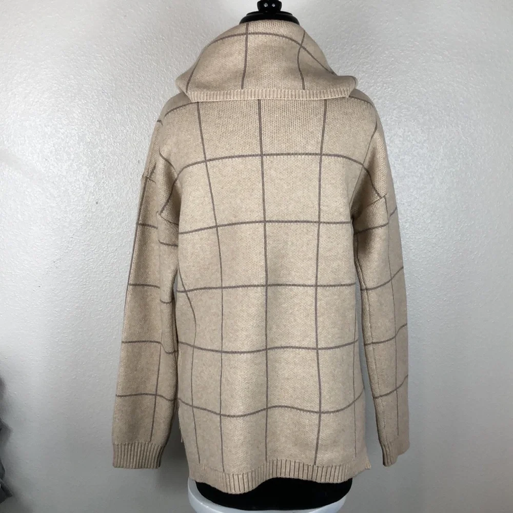 "The Anna" Oatmeal/Beige Window Pane Turtleneck Size Medium - Picture 2 of 12